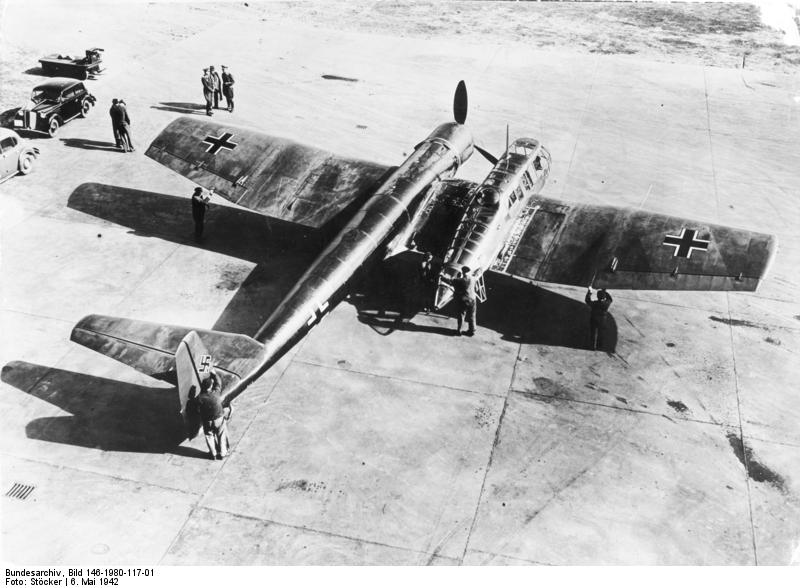 Illustration for article titled The Ten Weirdest Looking Airplanes To Ever Take Flight